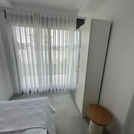 Apartman Charmante, Moderne 10 Minuten Fussweg Zum Strand!