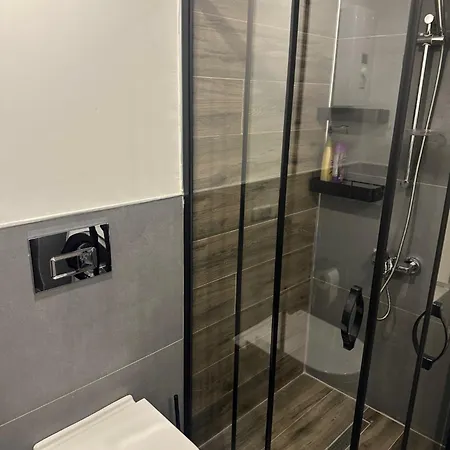 Charmante, Moderne 10 Minuten Fussweg Zum Strand! Apartman Side