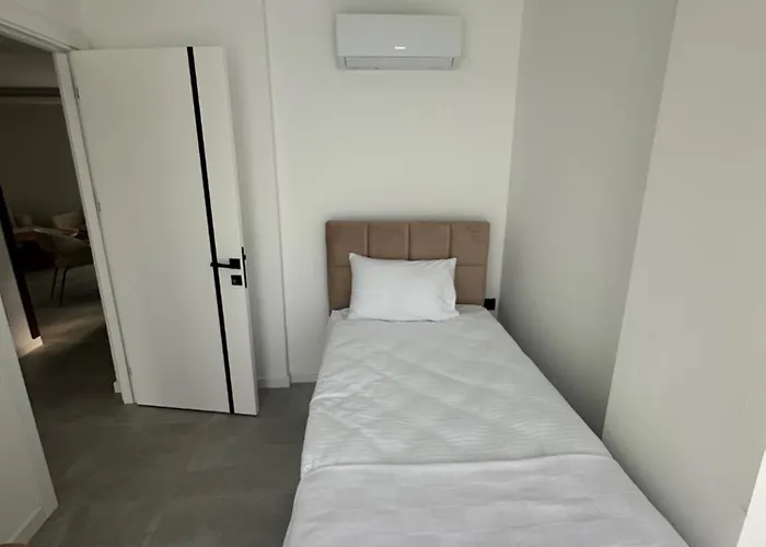 Charmante, Moderne 10 Minuten Fußweg Zum Strand! Apartment Side